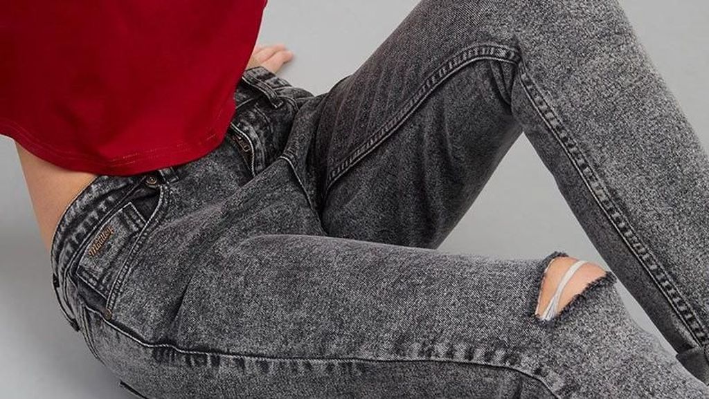 Jeans Mango Hingga Levis Diskon 70%, Harga Mulai dari Rp 198 Ribu Jeans Mango Hingga Levis Diskon 70%, Harga Mulai dari Rp 198 Ribu