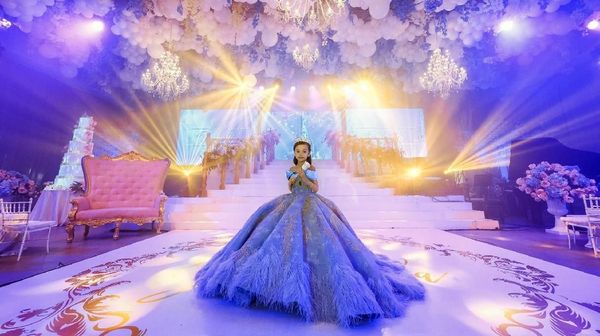 Viral, Pesta Ultah ke-7 Anak Bos MLM yang Super Mewah bak Pernikahan