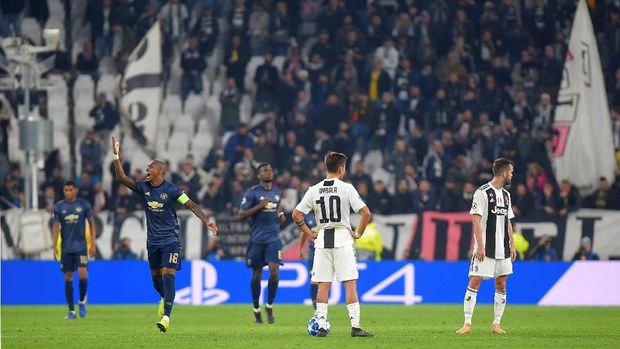 Manchester United meraih kemenangan dramatis lewat dua gol balasan di pengujung pertandingan.
