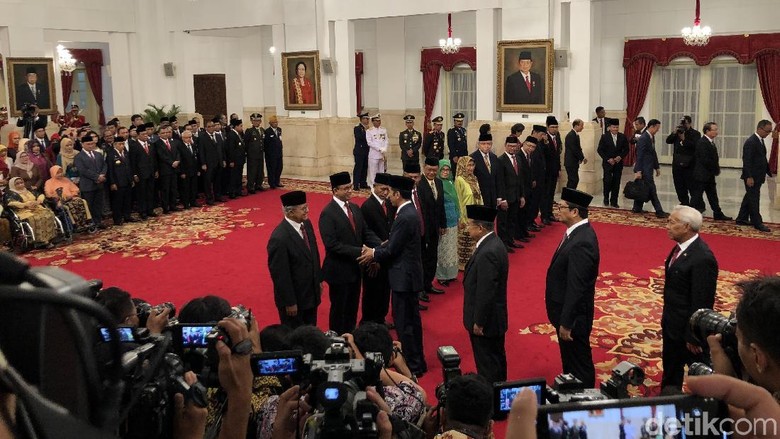Jokowi Anugerahi Gelar Pahlawan Nasional ke 6 Tokoh