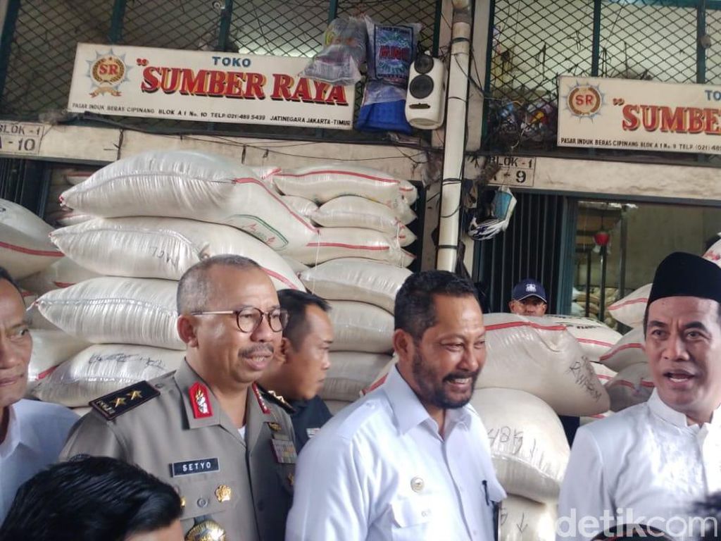 Buwas Sebut Ada Menteri yang Gagalkan Bulog Impor Bawang Putih Buwas Sebut Ada Menteri yang Gagalkan Bulog Impor Bawang Putih