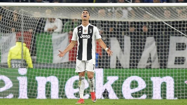 Cristiano Ronaldo masih dipercaya sebagai pemain inti meski sudah uzur.