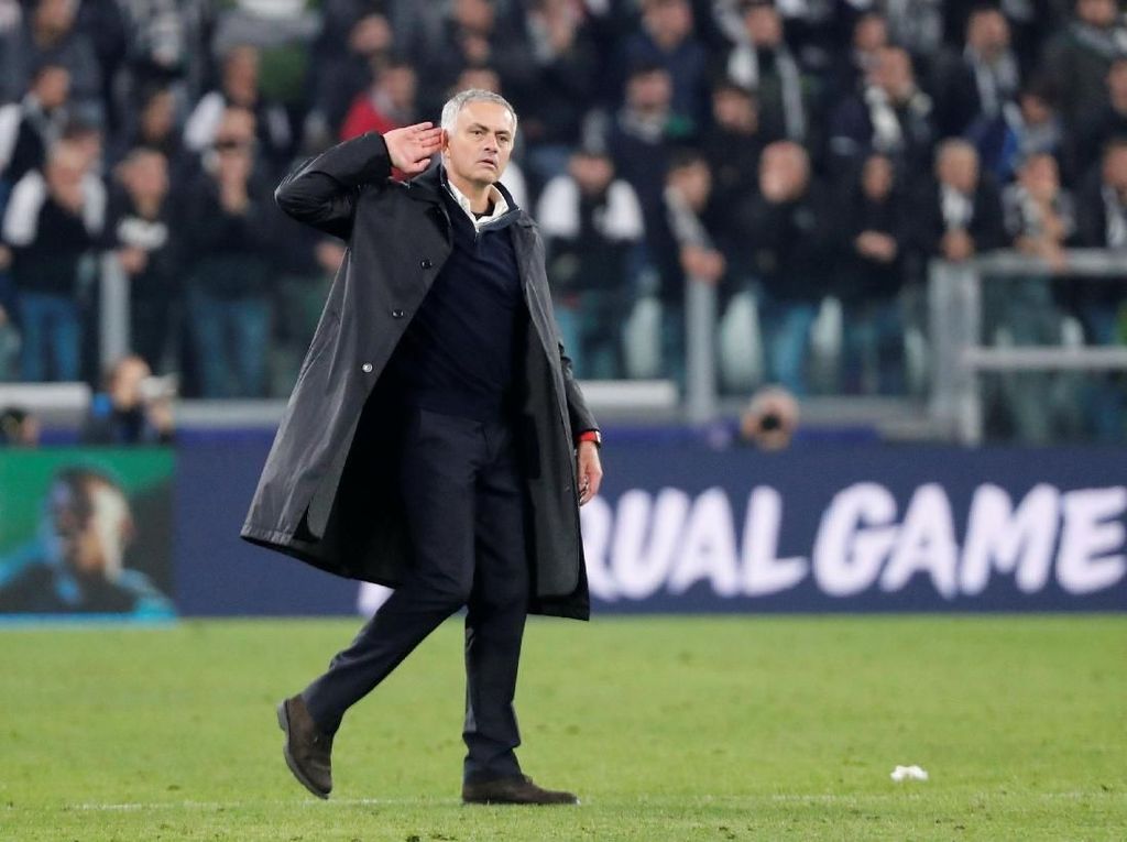 Scholes Kritik Aksi Tak Berkelas Mourinho di Turin Scholes Kritik Aksi Tak Berkelas Mourinho di Turin