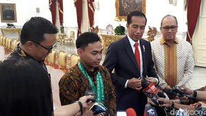 Bertemu Eko Yuli, Jokowi Semringah Banget