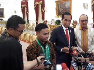 Bertemu Eko Yuli, Jokowi Semringah Banget