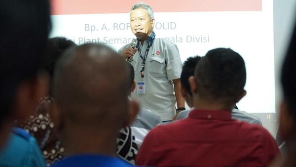 42 UKM YDBA Kunjungi Pabrik PT GS Battery di Semarang