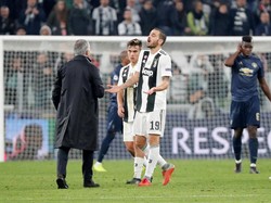 Tindak tanduk Jose Mourinho membuat beberapa pemain Juventus gerah. Salah satunya kapten Leonardo Bonucci yang secara langsung memprotes sang manajer. (REUTERS/Stefano Rellandini)