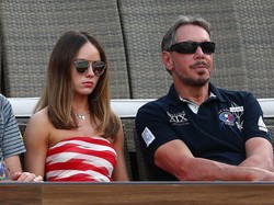 Crazy Rich 80 Tahun Berharta Rp 3.700 Triliun Nikahi Wanita 33 Tahun