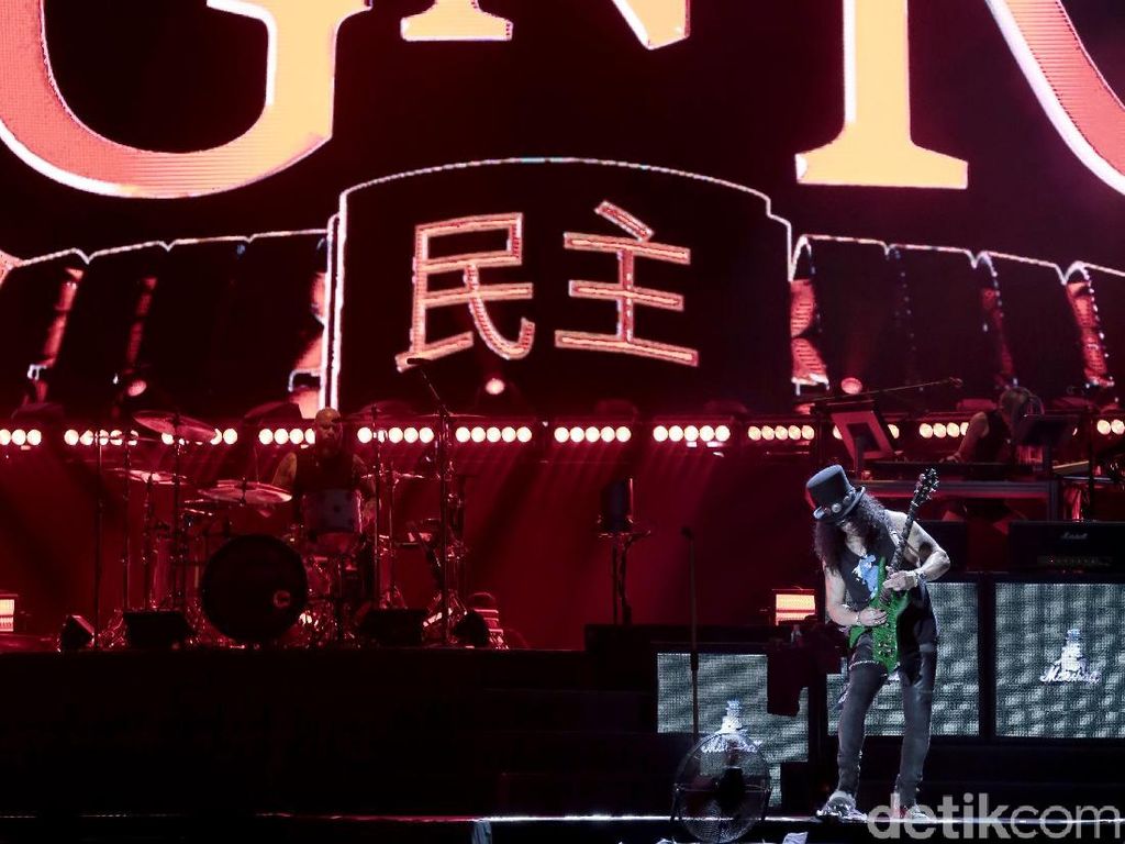 Guns N Roses Melawan Usia di Konser Jakarta Guns N Roses Melawan Usia di Konser Jakarta