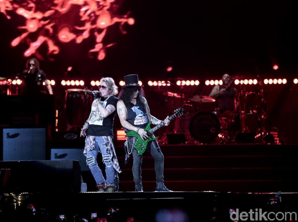 Paradise City Tutup Konser Guns N Roses di Jakarta