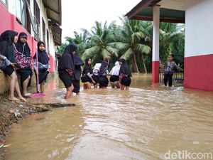 Sumbar Kembali Dilanda Banjir, Sebagian Warga Mengungsi