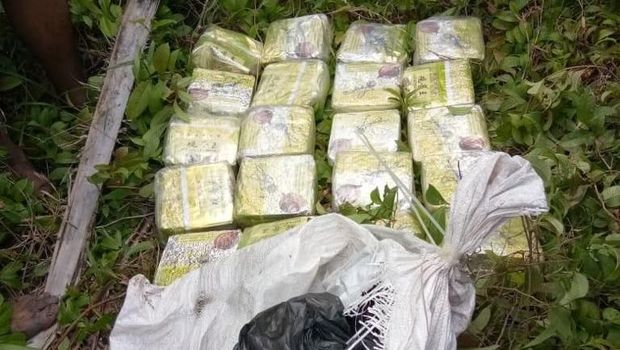 BNN menyita narkotika jenis sabu seberat 38 kg dan 15.000 butir ekstasi yang disembunyikan di sebuah hutan di Dusun Tualang, Peurlak, Aceh Timur, Kamis 8 November.