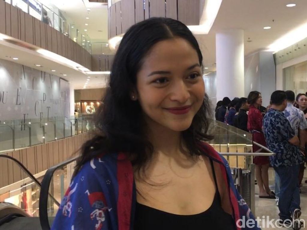 Putri Marino Nikmati Perannya Sebagai Ibu Baru Putri Marino Nikmati Perannya Sebagai Ibu Baru