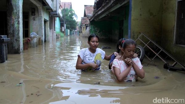 Ratusan Rumah Terendam Banjir di Kabupaten Bandung