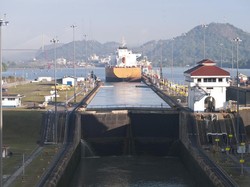 Ooo... Begini Cara Kapal Melewati Terusan Panama