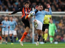 Upaya Shahktar untuk mencetak gol balasan menemui kesulitan. Tak banyak menguasai bola, Shakhtar pun kesulitan membangun serangan. REUTERS/Lee Smith.