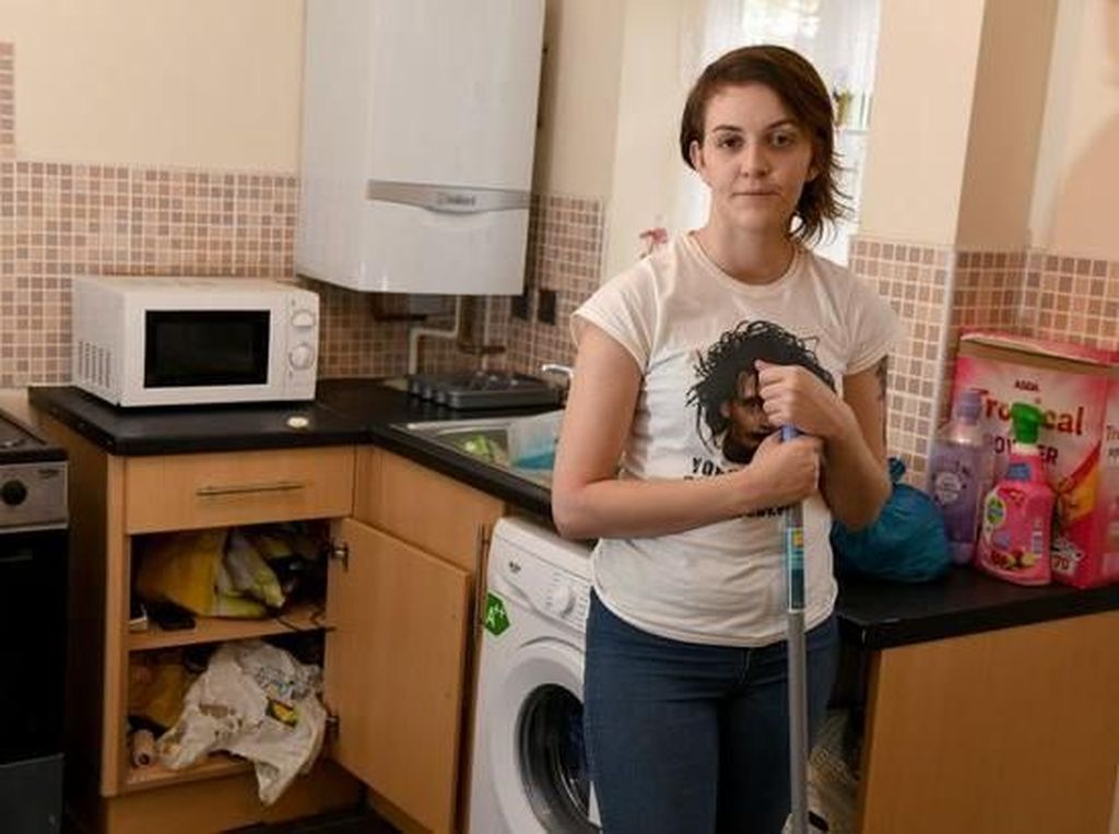 Dapurnya Dipenuhi Tikus, Wanita Ini Harus Ngungsi Masak di Rumah Tetangga Dapurnya Dipenuhi Tikus, Wanita Ini Harus Ngungsi Masak di Rumah Tetangga