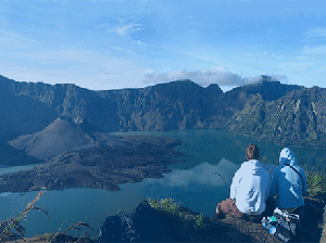 Pendaki Pria & Wanita Dipisah, Rinjani Jadi Gunung Syariah?