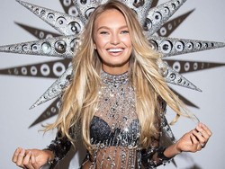 Bidadari Victorias Secret Tampil Seksi Bawa Sayap Kristal 12 Kg