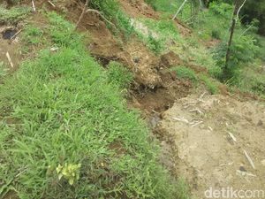 Pergerakan Tanah Rusak 48 Rumah, Warga KBB Takut dan Waswas Pergerakan Tanah Rusak 48 Rumah, Warga KBB Takut dan Waswas