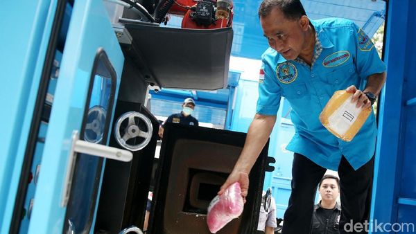 57,4 Kg Sabu dan Puluhan Ribu Ekstasi Dimusnahkan BNN
