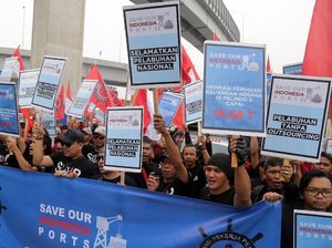 Ratusan Pekerja Serukan Selamatkan Pelabuhan Nasional