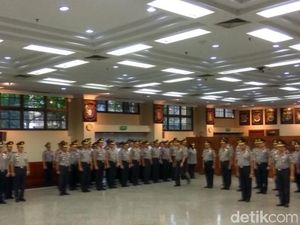 Kapolri Naikkan Pangkat 20 Perwira Termasuk Dirdik KPK
