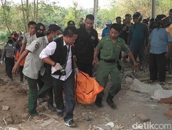 Mayat Pria Bertato Ditemukan di Bengawan Solo