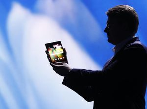 Dikalahkan Ponsel Layar Lipat FlexPai, Ini Kata Samsung Dikalahkan Ponsel Layar Lipat FlexPai, Ini Kata Samsung