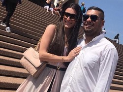 Lamar Pacar dengan Spanduk Raksasa, Pasangan Ini Bikin Baper