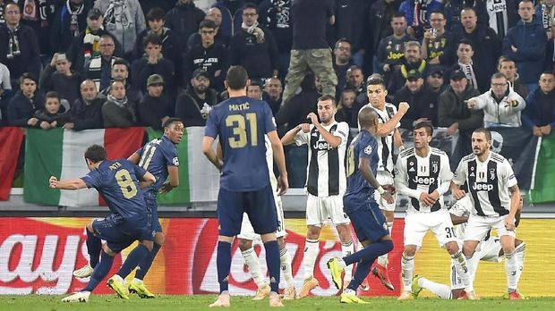 Nemanja Matic turut memperkuat Manchester United ketika bertandang ke markas Juventus di Liga Champions.