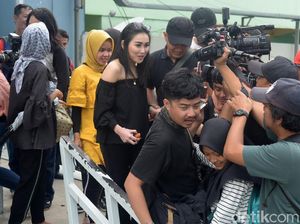 Penegasan Ayu Ting Ting soal Isu Pacaran dengan Fransen Susanto