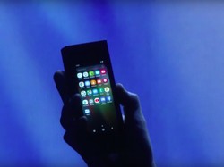 Seluk Beluk Ponsel Layar Lipat Samsung