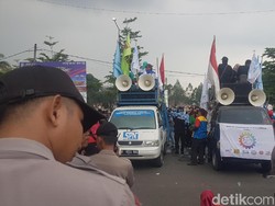 UMK di Serang Rp 3,5 Juta, Massa Buruh Demo Minta Kenaikan