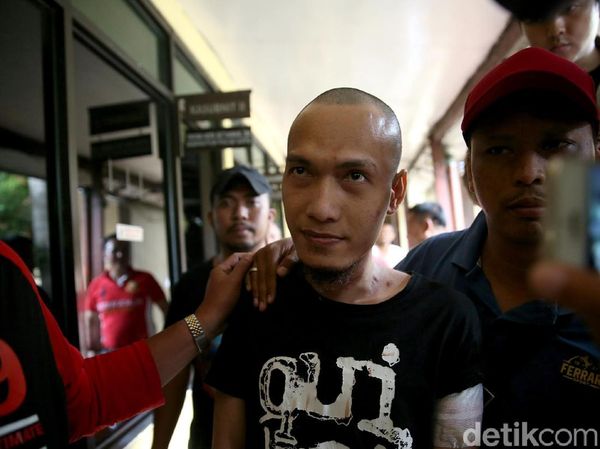 Ini Rohandi Pelaku Penyerangan Polsek Penjaringan yang Depresi