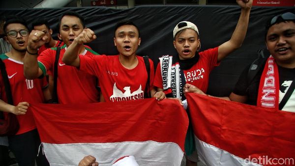 Antusiasme Suporter Indonesia Dukung Timnas Garuda