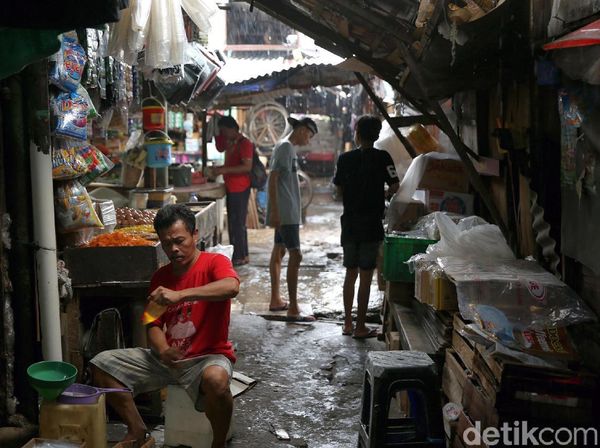 Bakal Direvitalisasi, Begini Aktivitas di Pasar Kebon Melati