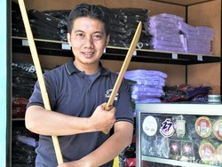 Bermodal Cekak, Arik Raup Ratusan Juta dari Bisnis Peralatan Silat