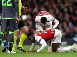 Welbeck mengalami cedera patah kaki saat Arsenal menjamu Sporting di Liga Europa. Cedera itu didapat Welbeck setelah dia mendarat dengan tidak sempurna menggunakan kakinya (Richard Heathcote/Getty Images)