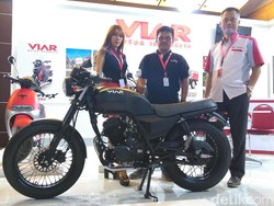 Viar Pamer Motor Klasik ke Masyarakat Surabaya