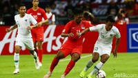 Para pemain Indonesia berusaha mengejar ketertinggalan.