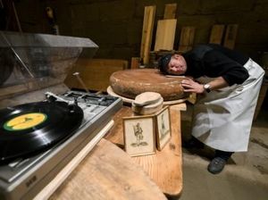 Percaya atau Tidak? Keju yang Dibuat Dengan Alunan Musik Rasanya Lebih Enak