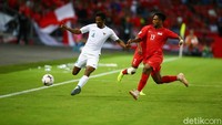Indonesia melancarkan serangan lewat Zulfiandi.