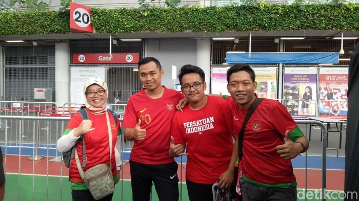 Pendukung Timnas Indonesia di National Stadium, Singapura. (Foto: Randy Prastya/detikcom) Pendukung Timnas Indonesia di National Stadium, Singapura. (Foto: Randy Prastya/detikcom)
