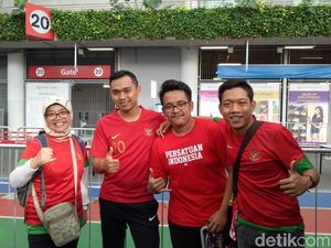Suporter Indonesia Mulai Ramai di National Stadium Suporter Indonesia Mulai Ramai di National Stadium