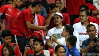 Kaesang mencuri perhatian suporter timnas Indonesia.