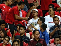 Kaesang mencuri perhatian suporter timnas Indonesia.
