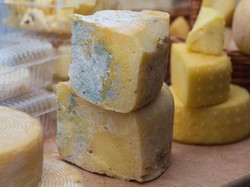 Catat! Makanan Ini Aman Dimakan Walau Sudah Berjamur