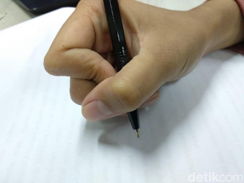 Ratusan Tenaga Kontrak di Pemprov Aceh Dirumahkan Ratusan Tenaga Kontrak di Pemprov Aceh Dirumahkan