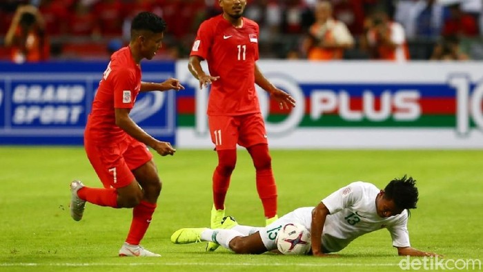 Febri Hariyadi di laga Singapura vs Indonesia di Piala AFF 2018. (Foto: Pradita Utama/detikcom) Febri Hariyadi di laga Singapura vs Indonesia di Piala AFF 2018. (Foto: Pradita Utama/detikcom)
